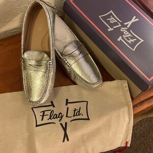Flag LTD. Silver Women’s  Penny Loafers Size 9 M. New Retail $150 Dillard’s